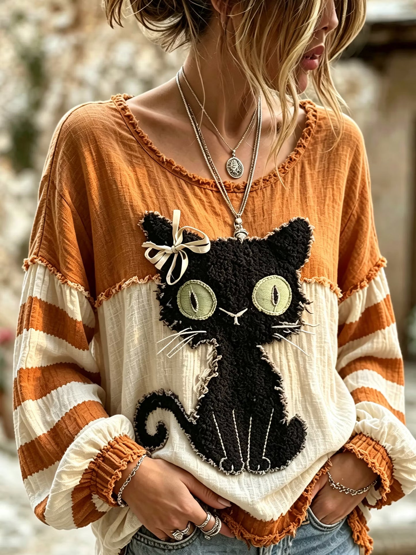 Women's Retro Black Cat Art Crew Neck Comfortable Long Sleeve T-shirt