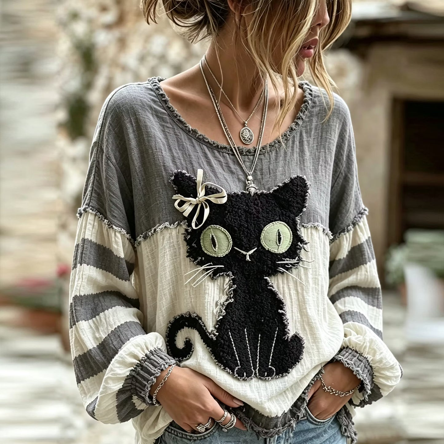 Women's Retro Black Cat Art Crew Neck Comfortable Long Sleeve T-shirt