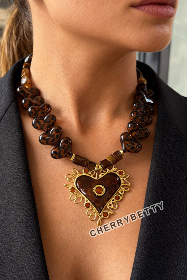 Wild Leopard Pattern Heart Collarbone Necklace