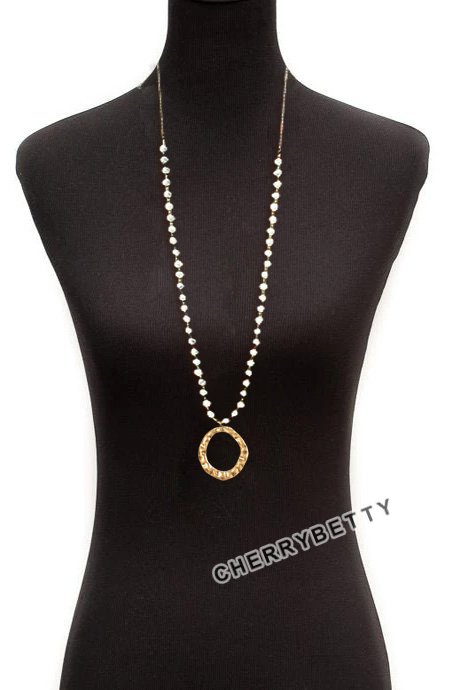Gold Chain Beaded Pearl Necklace With Round Metal Pendant